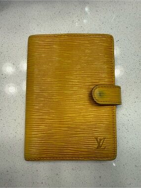 Authentic Louis Vuitton Epi PM Agenda Cover Tassil Yellow Planner Made in Spain